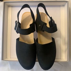 Bryr Clog Emma Closed Toe Mid Heel